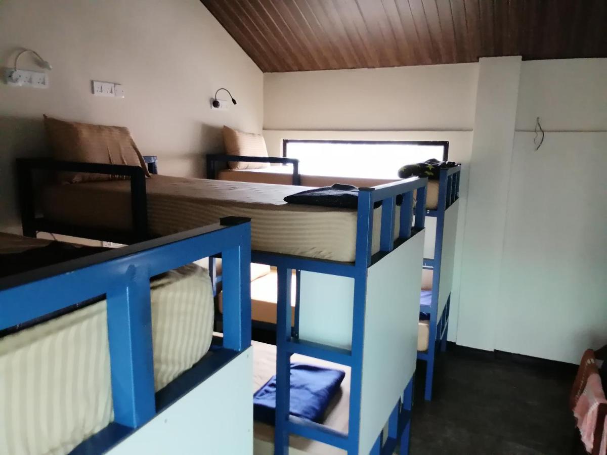 Pub Ceylon Hostel エッラ エクステリア 写真
