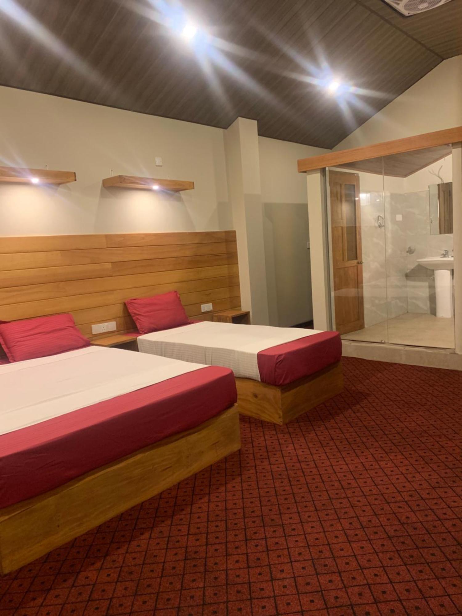 Pub Ceylon Hostel エッラ エクステリア 写真