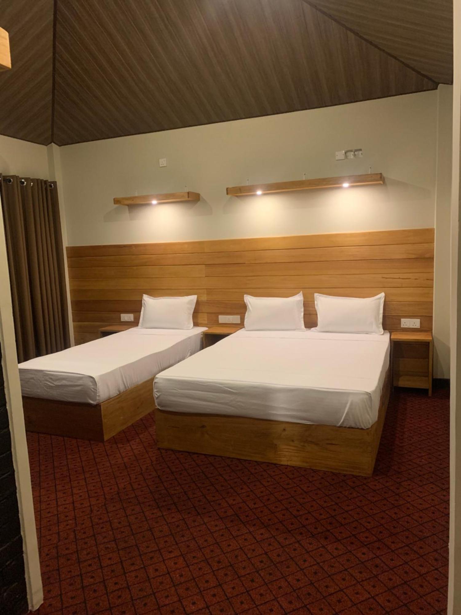 Pub Ceylon Hostel エッラ エクステリア 写真