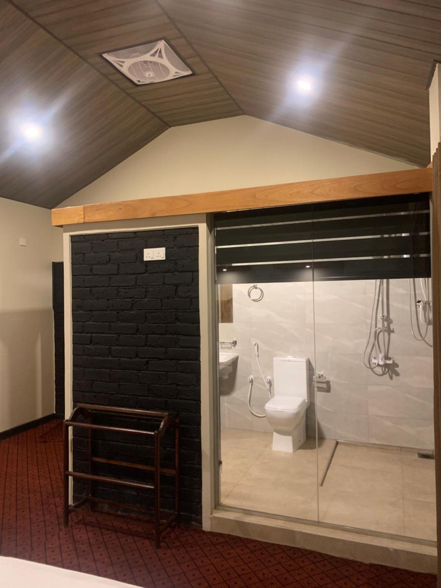 Pub Ceylon Hostel エッラ エクステリア 写真