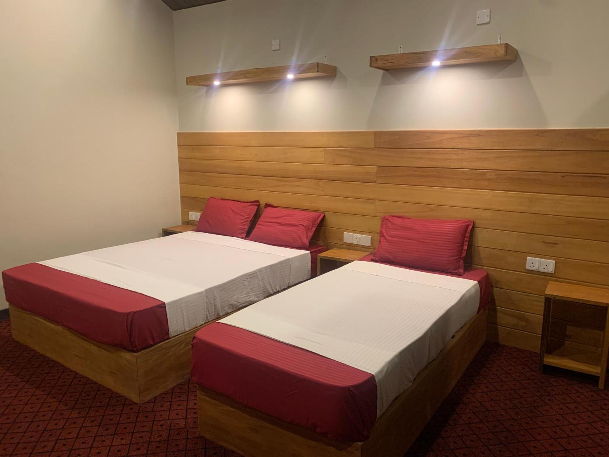 Pub Ceylon Hostel エッラ エクステリア 写真