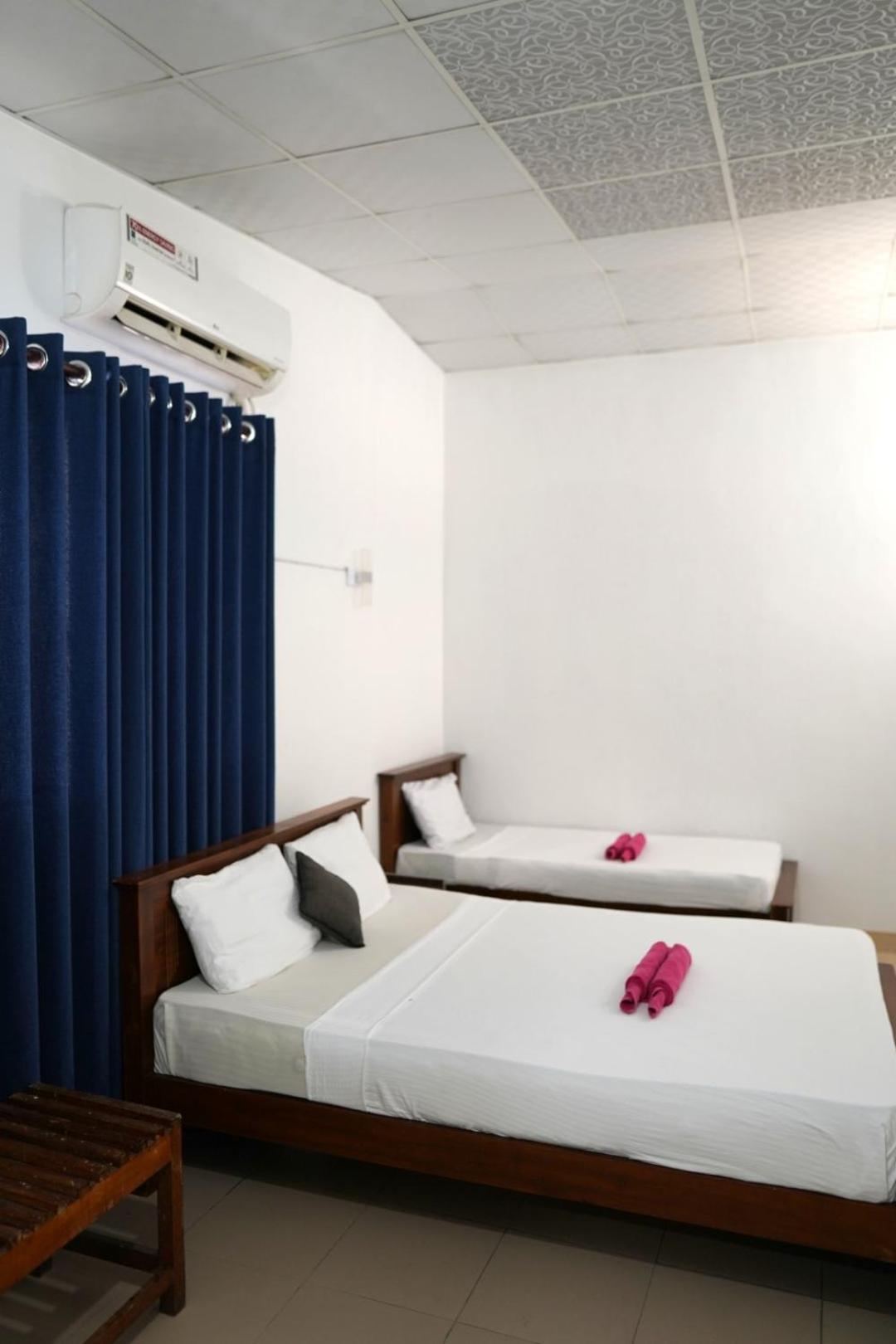 Pub Ceylon Hostel エッラ エクステリア 写真