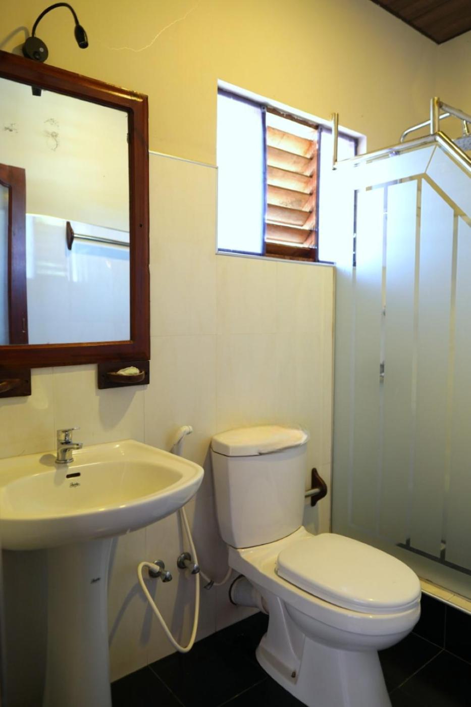 Pub Ceylon Hostel エッラ エクステリア 写真