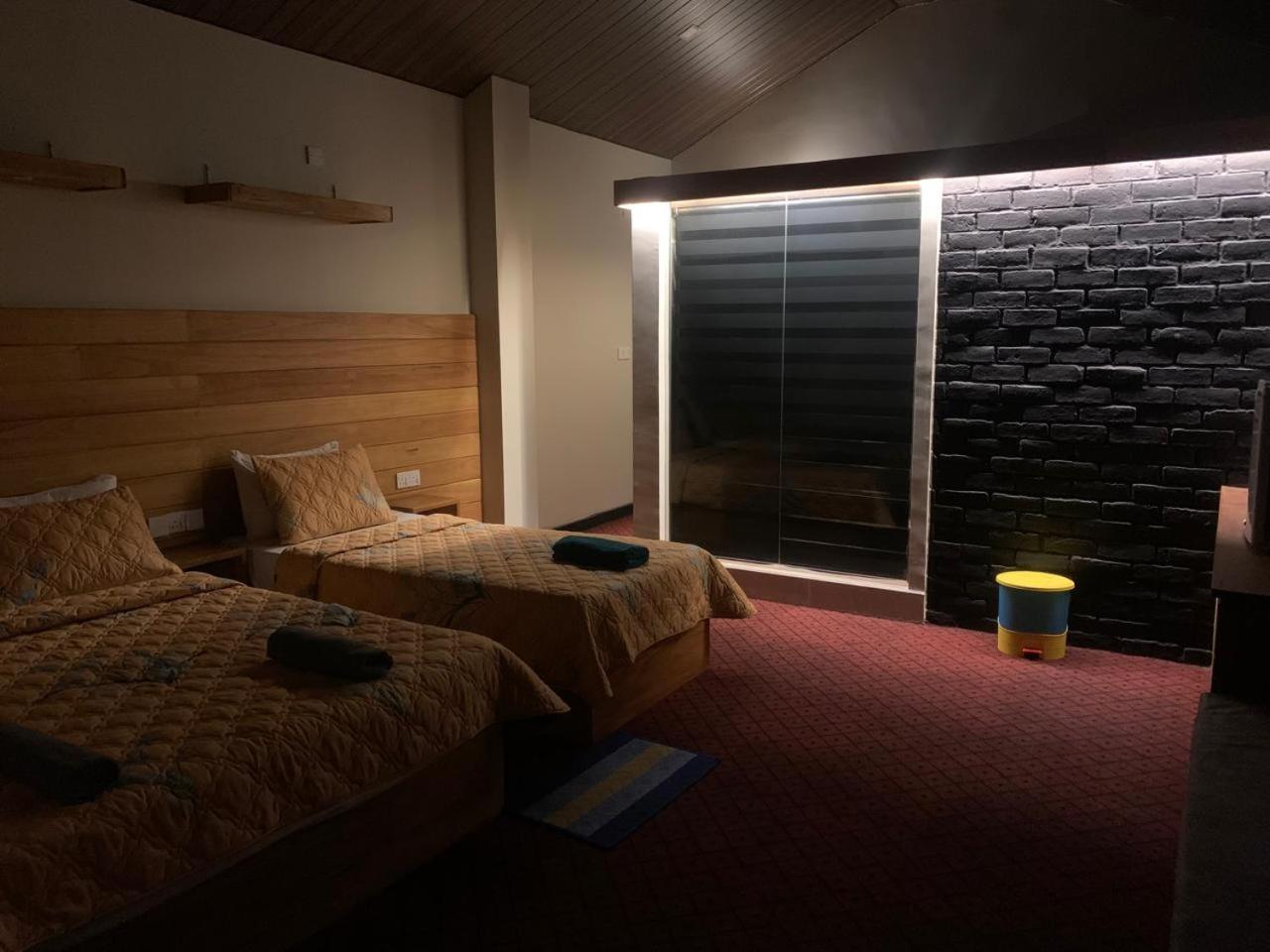 Pub Ceylon Hostel エッラ エクステリア 写真