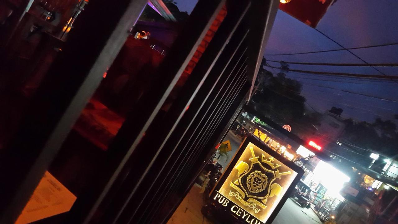 Pub Ceylon Hostel エッラ エクステリア 写真